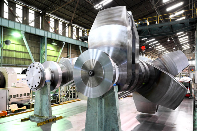 The most important parts are made at Makita's own factories. The picture shows a crankshaft.